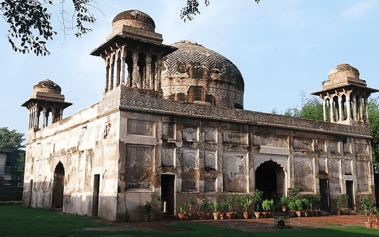 600px-Southern_view_of_Dai_Anga_Tomb-1-1